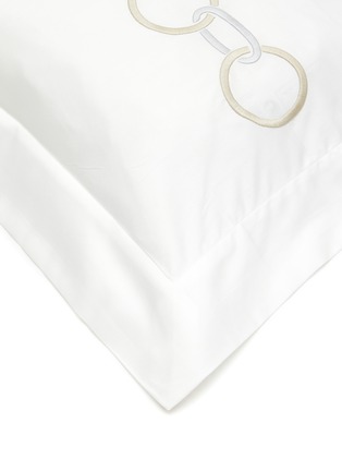 细节 –点击放大 - FRETTE - LINKS 刺绣链条图案亚麻枕套 — 米色及灰色
