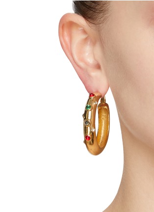 模特示范图 - 点击放大 - LANE CRAWFORD VINTAGE ACCESSORIES - Gold Tone Cabachon Hoop Earrings