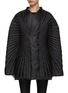 首图 - 点击放大 - RICK OWENS - X MONCLER 射线状绗缝外套