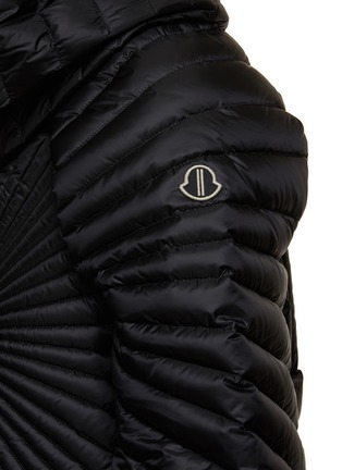  - RICK OWENS - X MONCLER 射线状绗缝外套