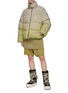 模特儿示范图 - 点击放大 - RICK OWENS - X MONCLER 绗缝高领外套