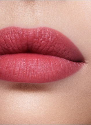 Detail View - 点击放大 - CHARLOTTE TILBURY - Airbrush Flawless Lip Blur — Rose Blur