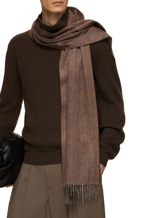 模特儿示范图 - 点击放大 - COLOMBO - 流苏山羊绒围巾