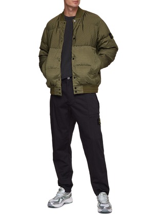 模特儿示范图 - 点击放大 - STONE ISLAND - 口袋工装裤