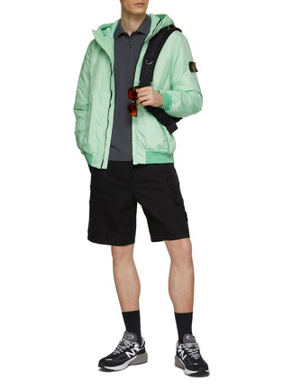 模特儿示范图 - 点击放大 - STONE ISLAND - 半开襟 POLO 衫