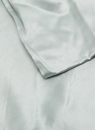 细节 –点击放大 - RIVOLTA CARMIGNANI - LAZY SILK 加大双人床真丝被套 — 浅灰色
