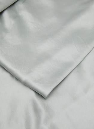 细节 –点击放大 - RIVOLTA CARMIGNANI - LAZY SILK 特大双人床真丝床笠 — 浅灰色