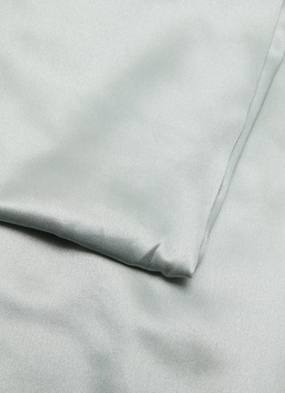 细节 –点击放大 - RIVOLTA CARMIGNANI - LAZY SILK 加大双人床真丝床笠 — 青色