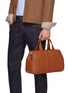模特儿示范图 - 点击放大 - CONNOLLY - Leather Driving Bag