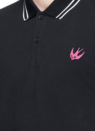 细节 - 点击放大 - MC Q - 燕子造型拼贴纯棉POLO衫