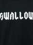 细节 - 点击放大 - MC Q - SWALLOW印花纯棉无袖T恤