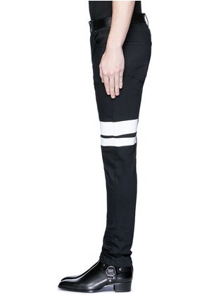 细节 - 点击放大 - MC Q - 宽条纹胶印棉质牛仔裤