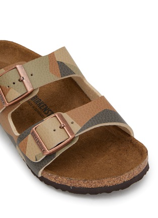细节 - 点击放大 - BIRKENSTOCK - ARIZONA 儿童款搭扣凉鞋