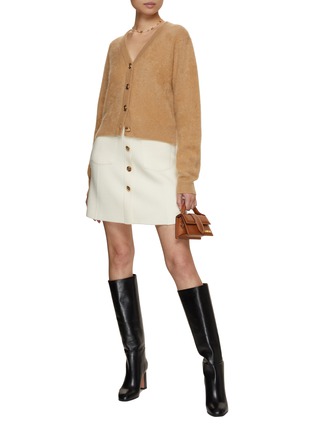 模特儿示范图 - 点击放大 - CRUSH COLLECTION - 纽扣针织半裙