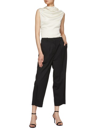 模特儿示范图 - 点击放大 - PRUNE GOLDSCHMIDT - 露踝锥型裤