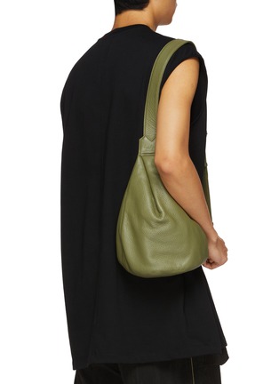 模特儿示范图 - 点击放大 - DISCORD YOHJI YAMAMOTO - 真皮斜跨包