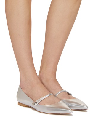 模特儿示范图 - 点击放大 - STUART WEITZMAN - 真皮玛丽珍平底鞋