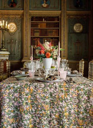 细节 –点击放大 - SUMMERILL & BISHOP - Marble Linen Tablecloth — Green. Rose Pink & Orange