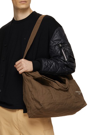模特儿示范图 - 点击放大 - COMME DES GARÇONS HOMME - 褶皱托特包