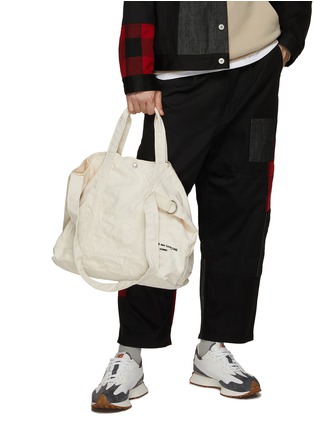 模特儿示范图 - 点击放大 - COMME DES GARÇONS HOMME - 褶皱托特包