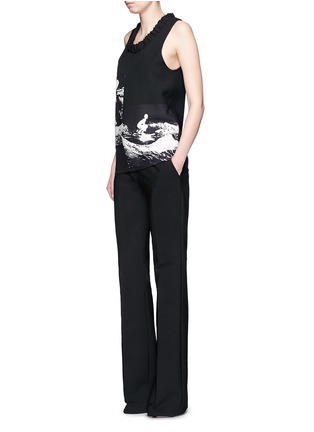 模特示范图 - 点击放大 - VICTORIA BECKHAM - 冲浪图案拼贴绉绸无袖上衣