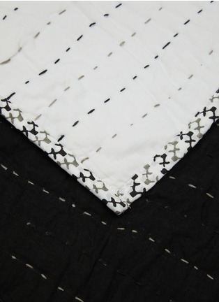 细节 –点击放大 - MALABAR BABY - GREENWICH 纯棉床罩 — 黑色及白色