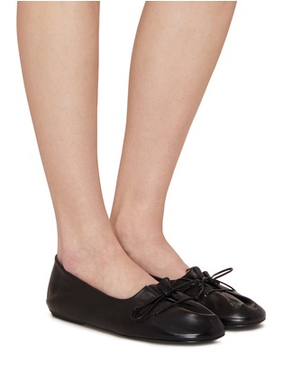 模特儿示范图 - 点击放大 - MARSÈLL - GIRELLA 芭蕾平底鞋