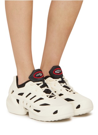 模特儿示范图 - 点击放大 - ADIDAS - 女款 ADIFOM CLIMACOOL 运动鞋