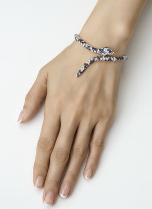 细节 - 点击放大 - MIO HARUTAKA - Snake 18K White Gold Blue Sapphire Bracelet