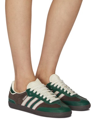 模特儿示范图 - 点击放大 - ADIDAS - X NOTITLE SAMBA 系带运动鞋