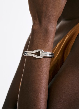  - JOHN HARDY - Surf Silver Hinged Bangle — Size M