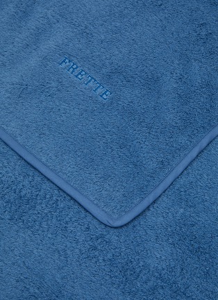 细节 –点击放大 - FRETTE - UNITO 浴巾 — 深蓝色