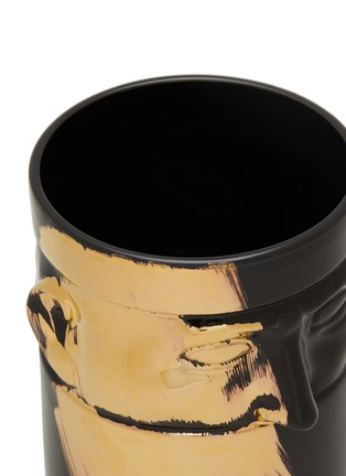 细节 –点击放大 - GINORI 1735 - La Compagnia di Caterina Il Seguace Candleholder — Charcoal/Gold