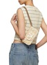 模特儿示范图 - 点击放大 - VALENTINO GARAVANI - Small Locò Rafia Toile Iconographic Shoulder Bag