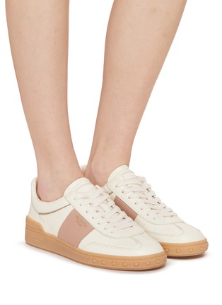 模特儿示范图 - 点击放大 - VALENTINO GARAVANI - Upvillage Low Top Sneakers