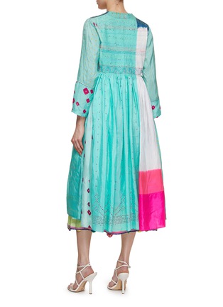 背面 - 点击放大 - INJIRI - Layered Pattern Long Silk Dress