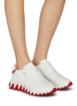 模特儿示范图 - 点击放大 - CHRISTIAN LOUBOUTIN - LOUBISHARK 系带运动鞋