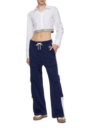 模特儿示范图 - 点击放大 - LOEWE - 撞色工装裤