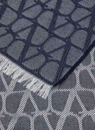 细节 - 点击放大 - VALENTINO GARAVANI - Iconograph Jacquard Cotton Silk Cashmere Scarf