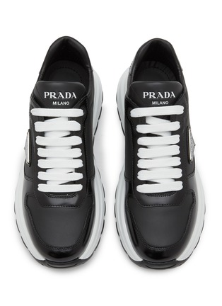 细节 - 点击放大 - PRADA - 三角形徽标运动鞋