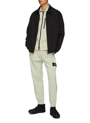 模特儿示范图 - 点击放大 - STONE ISLAND - 拉链衬衫式夹克