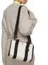 模特儿示范图 - 点击放大 - L/UNIFORM - The Mini Press Bag No.131