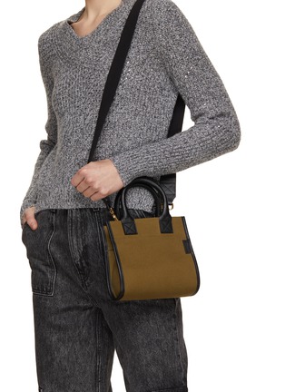 模特儿示范图 - 点击放大 - L/UNIFORM - The Miniature Carry-All Tote Bag N°183