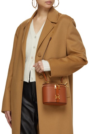 模特儿示范图 - 点击放大 - CHLOÉ - Marcie Vanity Leather Crossbody Bag