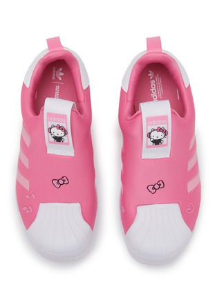 模特儿示范图 - 点击放大 - ADIDAS - x Hello Kitty and Friends Superstar 360 Kids Slip-On Sneakers