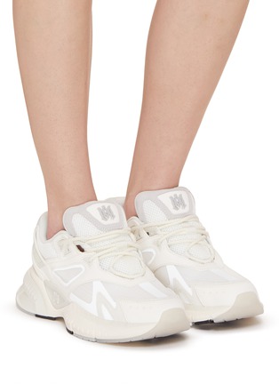 模特儿示范图 - 点击放大 - AMIRI - MA 真皮厚底运动鞋