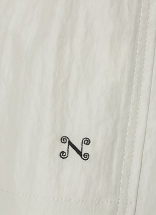  - NACKIYÉ - Elastic Waist Scallop Detail Shorts