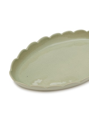 细节 –点击放大 - THE CONRAN SHOP - SCALLOP 扇贝边陶盘 — 绿色