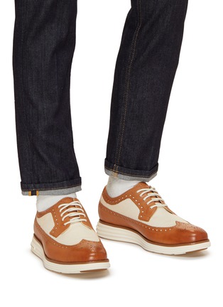 模特儿示范图 - 点击放大 - COLE HAAN - ØriginalGrand Wingtip Oxford Shoes