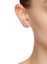 模特儿示范图 - 点击放大 - MÉTIER BY TOMFOOLERY - 9K Gold Emerald Single Stud Earring